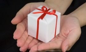 7 Unique Romantic Gift Ideas for Girlfriend's Birthday