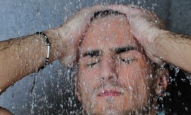 5 Home Remedies for Dandruff